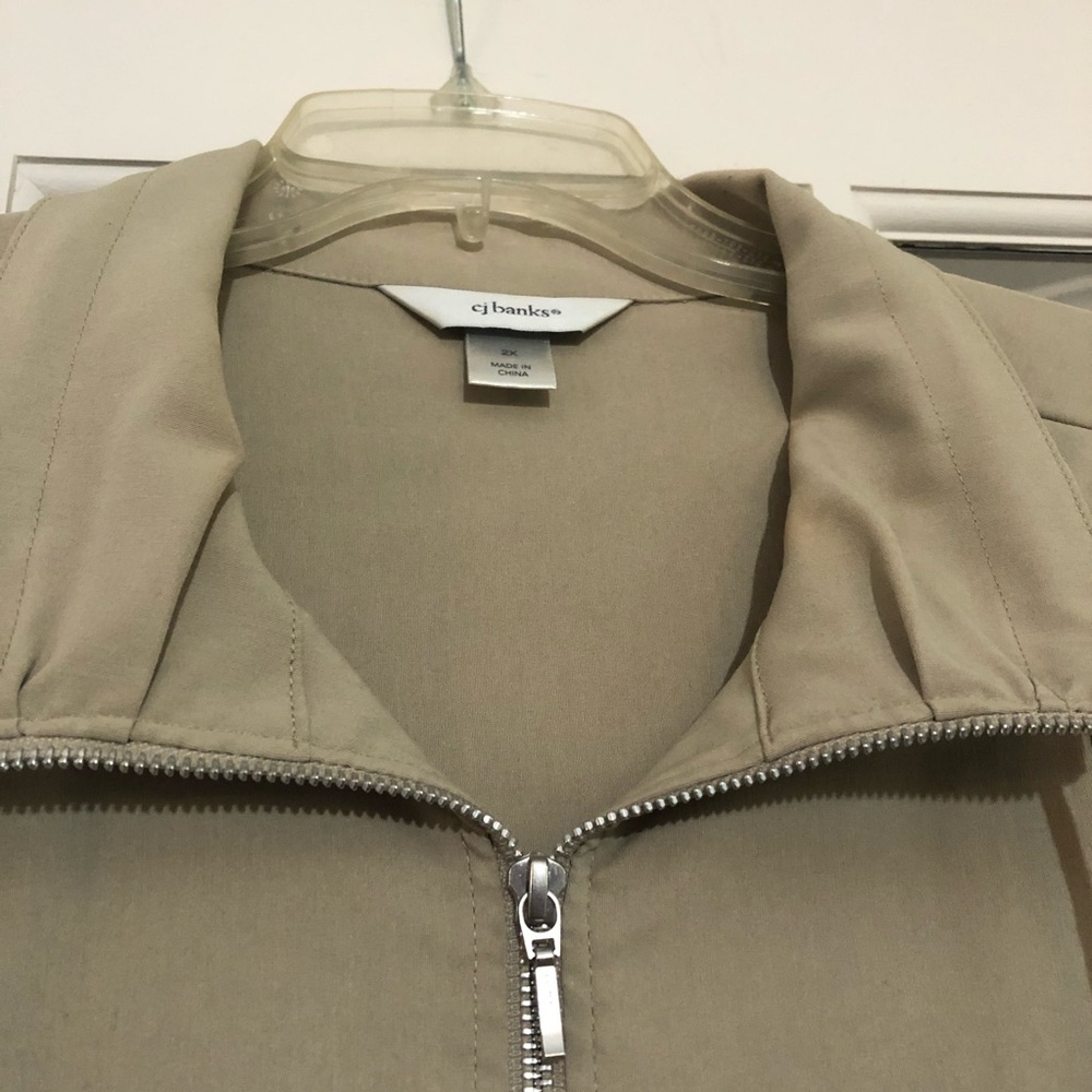 Tan Jacket - Picture 3 of 10